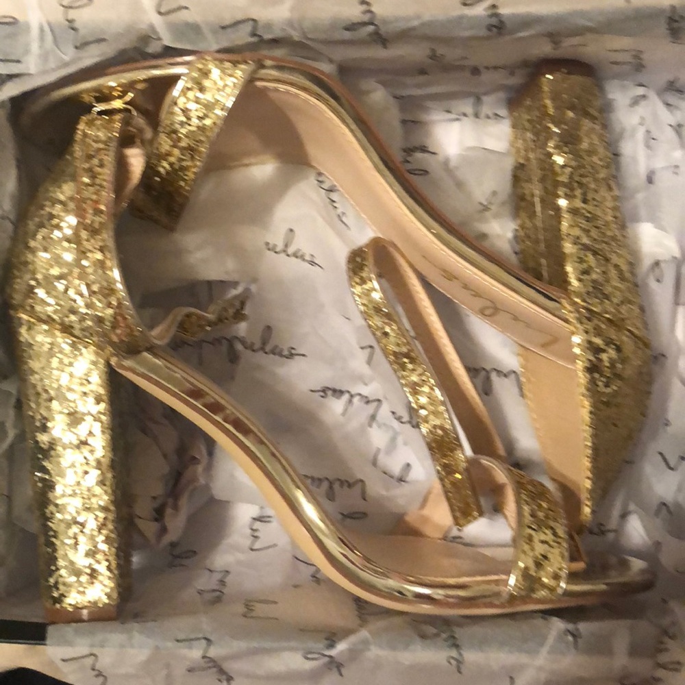 ✨Lulu’s gold glitter heals✨